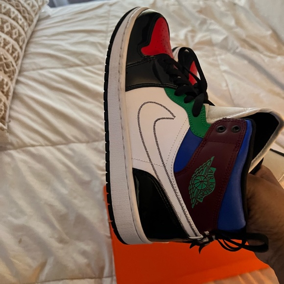 WOMEN'S NIKE AIR JORDAN PATENT LEATHER HI TOPS!! NO BOX. - Picture 7 of 8